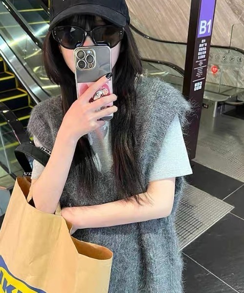 SEN TOKYO（セントーキョー）の「ルーズVネックセーターベスト（ベスト・レディース・ブラック/ホワイト/グレー・FREE）」の16枚目の写真