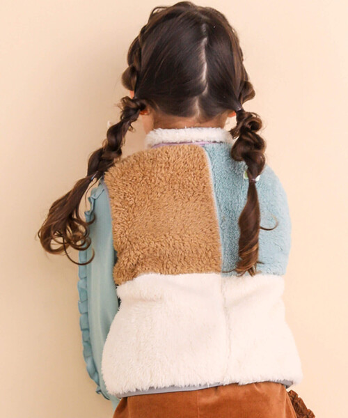 Noeil aime BeBe（ノイユエイムベベ）の「ボア配色切り替えベスト(90~130cm)（ベスト・キッズ・ベージュ系その他/グリーン系その他・110cm/90cm/100cm/120cm/130cm）」の9枚目の写真