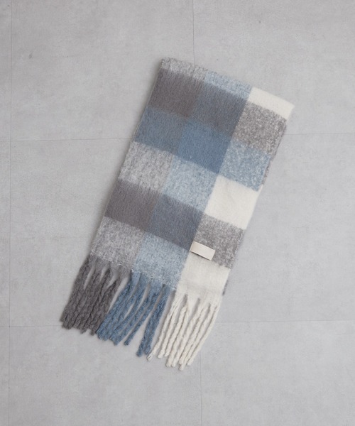 Chico(チコ)の「ブロックチェックストール(マフラー・レディース・チャコールグレー/ブルー/アイボリー・FREE)」の8枚目の写真