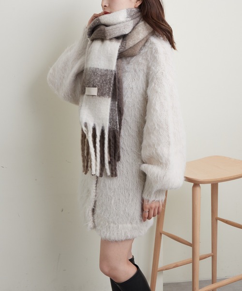 Chico(チコ)の「ブロックチェックストール(マフラー・レディース・チャコールグレー/ブルー/アイボリー・FREE)」の6枚目の写真