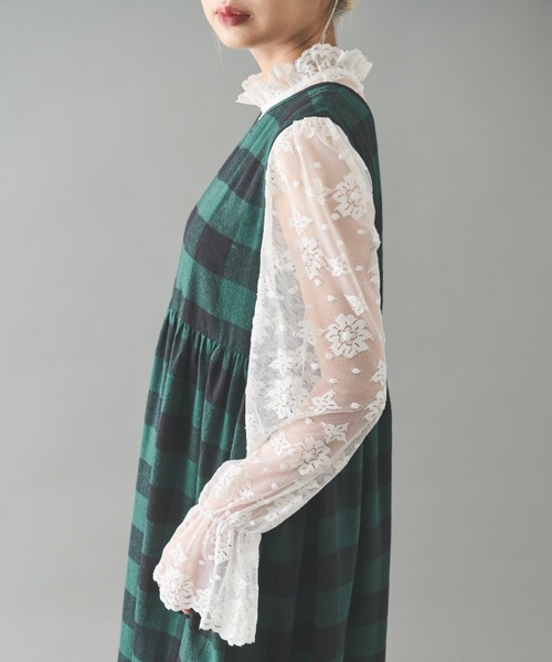 MERLOT(メルロー)の「レースハイネックブラウス(シャツ/ブラウス・レディース・ナチュラル/ホワイト・FREE)」の4枚目の写真