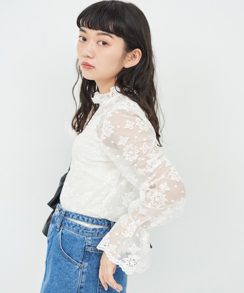 MERLOT(メルロー)の「レースハイネックブラウス(シャツ/ブラウス・レディース・ナチュラル/ホワイト・FREE)」の19枚目の写真