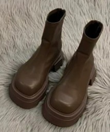 厚底ショートブーツ