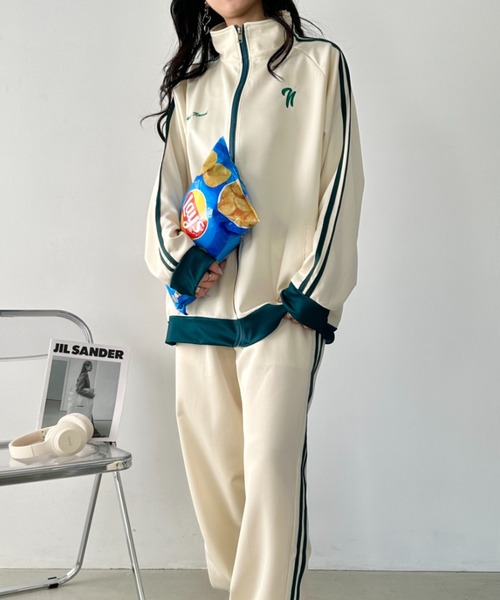 CLEA(クレア)の「【2点SET】トラックジャケットセットアップ(セットアップ・レディース・アイボリー・FREE)」の4枚目の写真