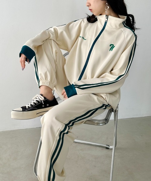 CLEA(クレア)の「【2点SET】トラックジャケットセットアップ(セットアップ・レディース・アイボリー・FREE)」の12枚目の写真