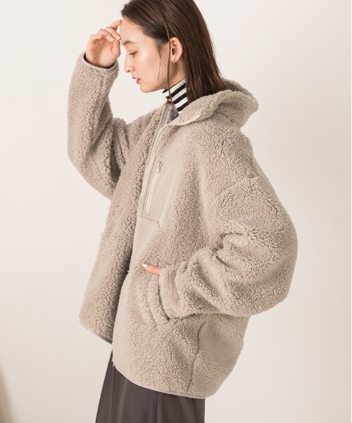 ad thie(アドティエ)の「ゆったりシルエット ポケット付 ボアショートジャケット(ブルゾン・レディース・モカ/オフホワイト/カーキ/ブラック/ナチュラル・FREE)」の10枚目の写真
