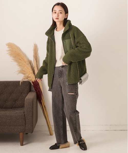 ad thie(アドティエ)の「ゆったりシルエット ポケット付 ボアショートジャケット(ブルゾン・レディース・モカ/オフホワイト/カーキ/ブラック/ナチュラル・FREE)」の13枚目の写真