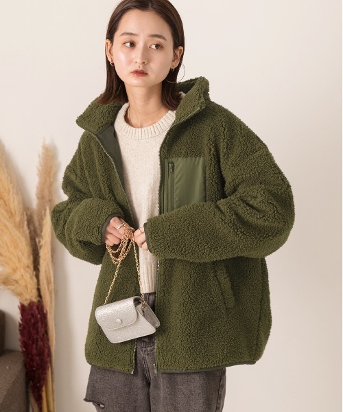 ad thie(アドティエ)の「ゆったりシルエット ポケット付 ボアショートジャケット(ブルゾン・レディース・モカ/オフホワイト/カーキ/ブラック/ナチュラル・FREE)」の14枚目の写真