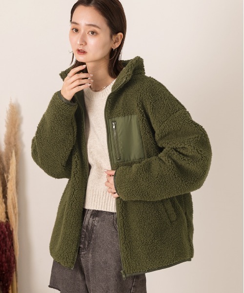 ad thie(アドティエ)の「ゆったりシルエット ポケット付 ボアショートジャケット(ブルゾン・レディース・モカ/オフホワイト/カーキ/ブラック/ナチュラル・FREE)」の15枚目の写真