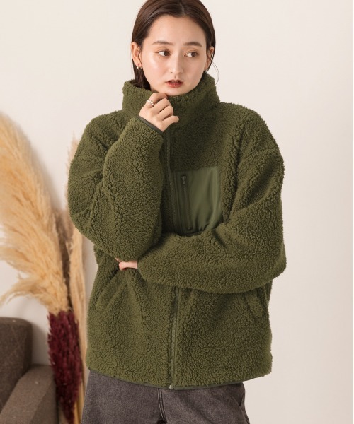 ad thie(アドティエ)の「ゆったりシルエット ポケット付 ボアショートジャケット(ブルゾン・レディース・モカ/オフホワイト/カーキ/ブラック/ナチュラル・FREE)」の17枚目の写真