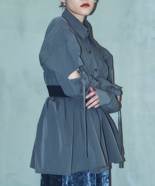 VIOLETTA(ヴィオレッタ)の「ロゴ刺繍入りシャーリングロングシャツ(シャツ/ブラウス・レディース・チャコールグレー/ブルー/ホワイト・FREE)」の9枚目の写真