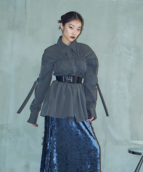 VIOLETTA(ヴィオレッタ)の「ロゴ刺繍入りシャーリングロングシャツ(シャツ/ブラウス・レディース・チャコールグレー/ブルー/ホワイト・FREE)」の12枚目の写真