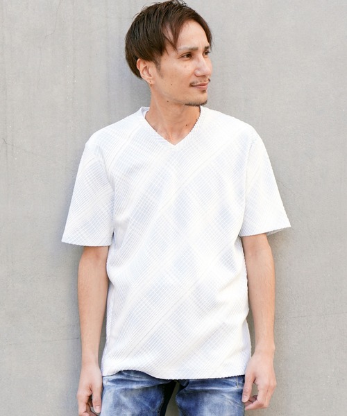 HIDEAWAYS NICOLE（ハイダウェイニコル）の「ブリスターチェックジャガードＶネック半袖Ｔシャツ（Tシャツ/カットソー・メンズ・ホワイト×ブルー/ホワイト×ブラック/ブラック×ホワイト/ホワイト×ピンク/ホワイト×ライトグレー・MEDIUM/LARGE/X-LARGE）」の18枚目の写真