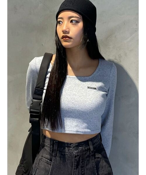 EMODA（エモダ）の「プレートクロップトップ（Tシャツ/カットソー・レディース・ホワイト/ブラック/グレー/その他・FREE）」の20枚目の写真