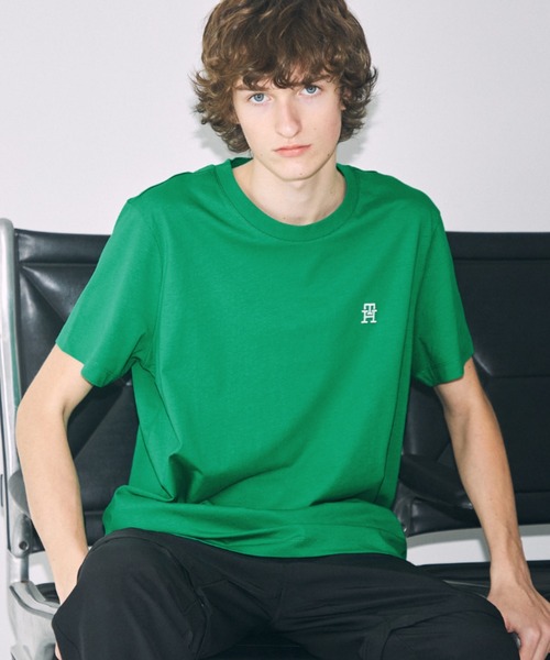 TOMMY HILFIGER(トミーヒルフィガー)の「モノグラムエンブロイドTシャツ(Tシャツ/カットソー・メンズ・ホワイト/ブラック/ネイビー/ブルー/グリーン・X-LARGE/SMALL/MEDIUM/LARGE)」の4枚目の写真