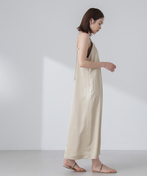 NANO universe(ナノユニバース)の「サテンキャミワンピース(ワンピース・レディース・ブラック/カーキ/ベージュ・S/M)」の5枚目の写真