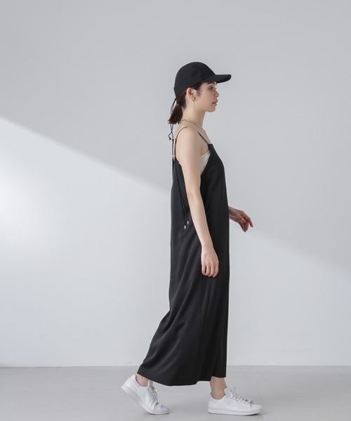 NANO universe(ナノユニバース)の「サテンキャミワンピース(ワンピース・レディース・ブラック/カーキ/ベージュ・S/M)」の16枚目の写真
