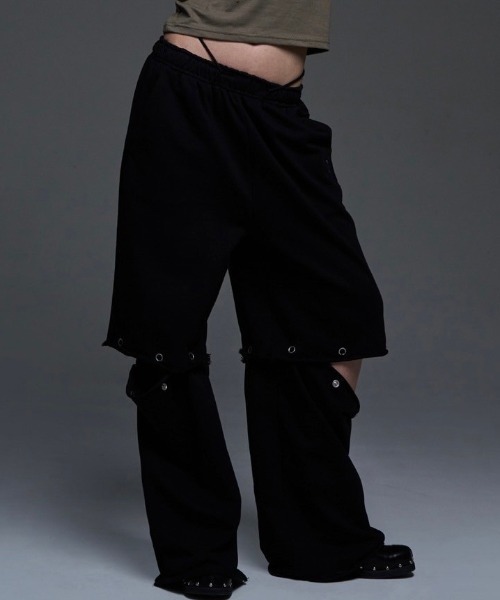 FANCY CLUB（ファンシークラブ）の「韓国ブランド NASTY FANCY CLUB ナスティーファンシークラブ 2 WAY PUNCH LETTERING SWEATPANTS ロゴスウェットパンツ オーバーサイズ ワイドパンツ ハーフパンツ 長ズボン 韓国ファッション（スウェットパンツ・レディース・グレー/ブラック・M）」の4枚目の写真