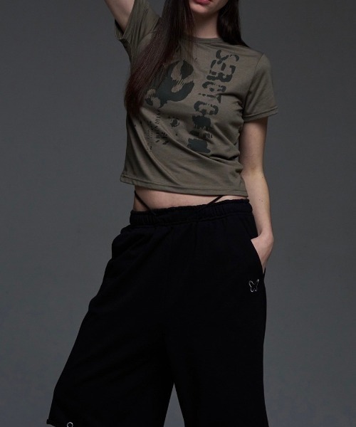 FANCY CLUB（ファンシークラブ）の「韓国ブランド NASTY FANCY CLUB ナスティーファンシークラブ 2 WAY PUNCH LETTERING SWEATPANTS ロゴスウェットパンツ オーバーサイズ ワイドパンツ ハーフパンツ 長ズボン 韓国ファッション（スウェットパンツ・レディース・グレー/ブラック・M）」の5枚目の写真