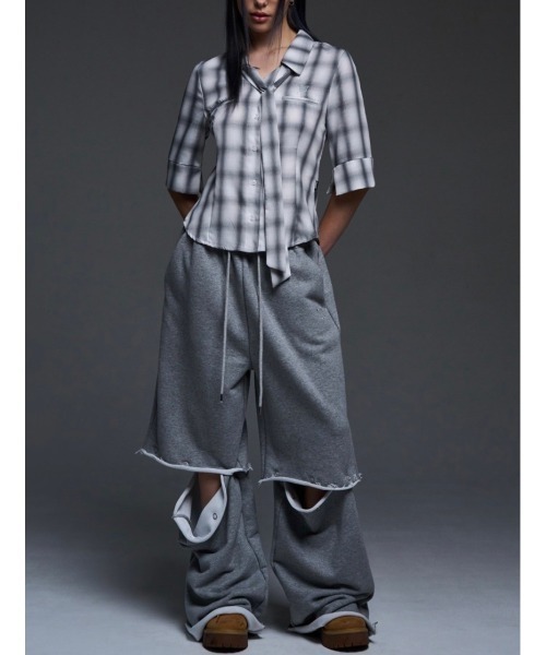 FANCY CLUB（ファンシークラブ）の「韓国ブランド NASTY FANCY CLUB ナスティーファンシークラブ 2 WAY PUNCH LETTERING SWEATPANTS ロゴスウェットパンツ オーバーサイズ ワイドパンツ ハーフパンツ 長ズボン 韓国ファッション（スウェットパンツ・レディース・グレー/ブラック・M）」の12枚目の写真