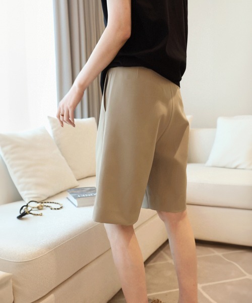 Miniministore(ミニミニストア)の「【春夏向け/さらっと履ける/ドライタッチ】タックショートパンツ ハイウエスト 美脚ショートパンツ ショーパン 短パン ハーフパンツ クロップド(その他パンツ・レディース・ブラック/ベージュ/ブラウン/アイボリー・M/XL/L)」の12枚目の写真