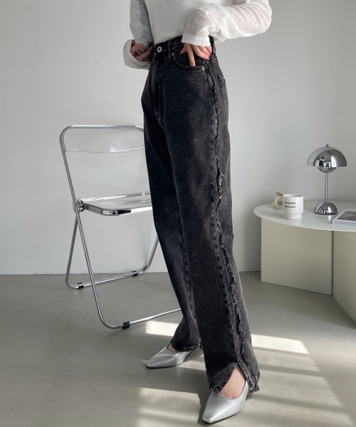 Ada.(エイダ)の「サイド フリンジデザイン デニムパンツ(デニムパンツ・レディース・ブラック/ライトブルー/アイボリー・FREE)」の14枚目の写真