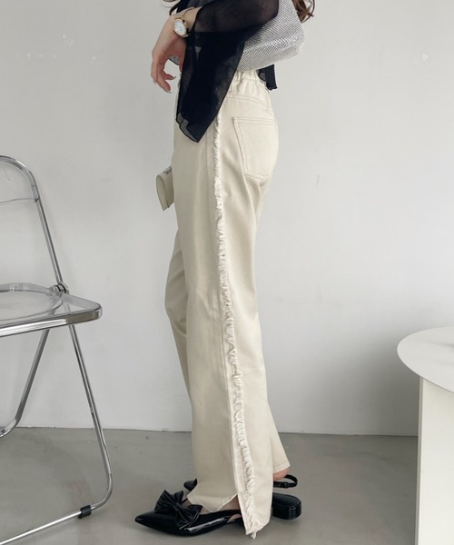 Ada.(エイダ)の「サイド フリンジデザイン デニムパンツ(デニムパンツ・レディース・ブラック/ライトブルー/アイボリー・FREE)」の10枚目の写真