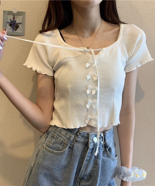 Jayro(ジャイロ)の「前リボンクロップド丈サマーニットプルオーバー(Tシャツ/カットソー・レディース・ブラック/ブルー/ラベンダー/ホワイト・FREE)」の1枚目の写真