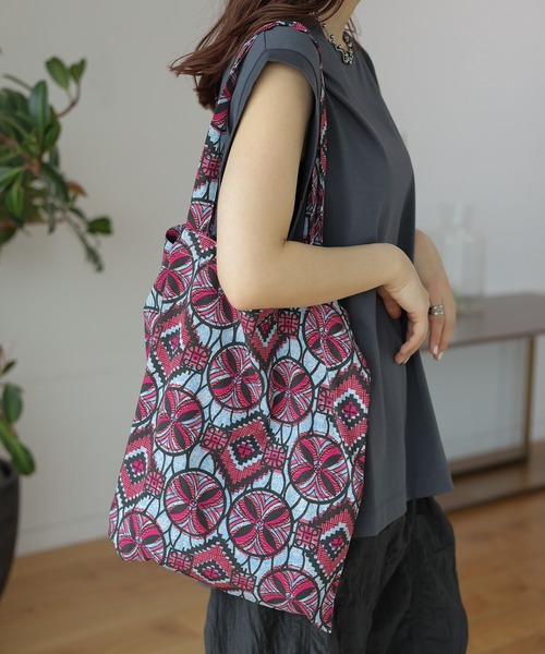 LEPSIM（レプシィム）の「アフリカンプリントトート　117822（トートバッグ・レディース・グリーン/ピンク/オレンジ・ONE SIZE）」の7枚目の写真