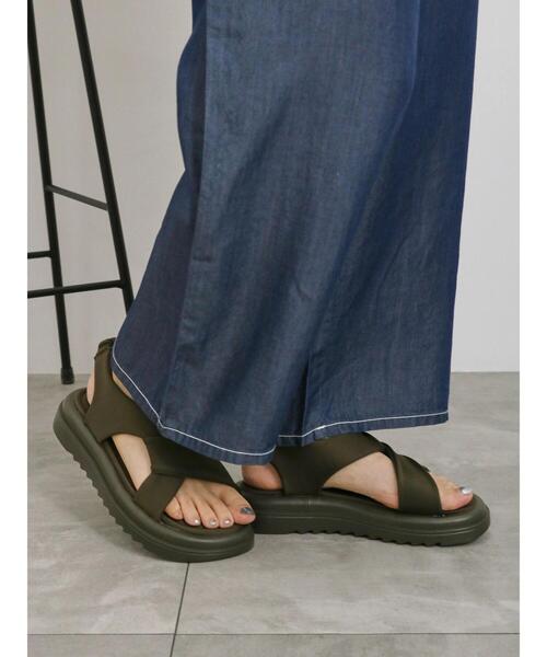 Samansa Mos2 blue（サマンサモスモスブルー）の「厚底ネオプレーンサンダル（ドレスシューズ・レディース・ライトベージュ/カーキ/ブラック・M/L）」の4枚目の写真