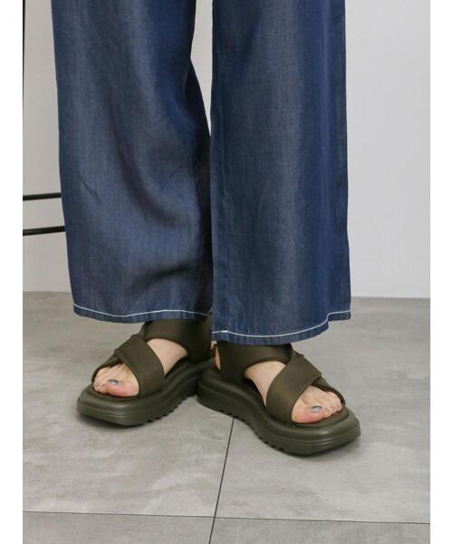 Samansa Mos2 blue（サマンサモスモスブルー）の「厚底ネオプレーンサンダル（ドレスシューズ・レディース・ライトベージュ/カーキ/ブラック・M/L）」の14枚目の写真
