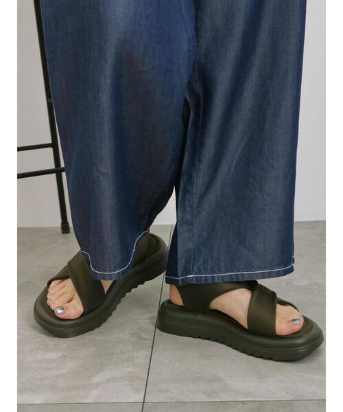 Samansa Mos2 blue（サマンサモスモスブルー）の「厚底ネオプレーンサンダル（ドレスシューズ・レディース・ライトベージュ/カーキ/ブラック・M/L）」の15枚目の写真