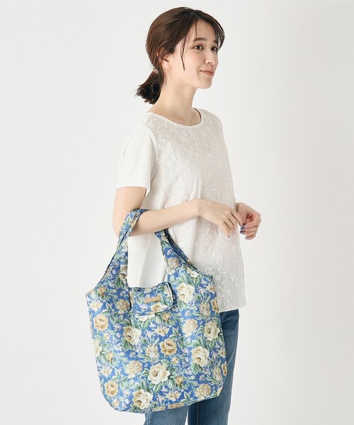 LAURA ASHLEY(ローラアシュレイ)の「【簡易保冷】ワイルド ローズ柄 マーケットトート(エコバッグ/サブバッグ・レディース・ブルー系/ベージュ系・00)」の16枚目の写真