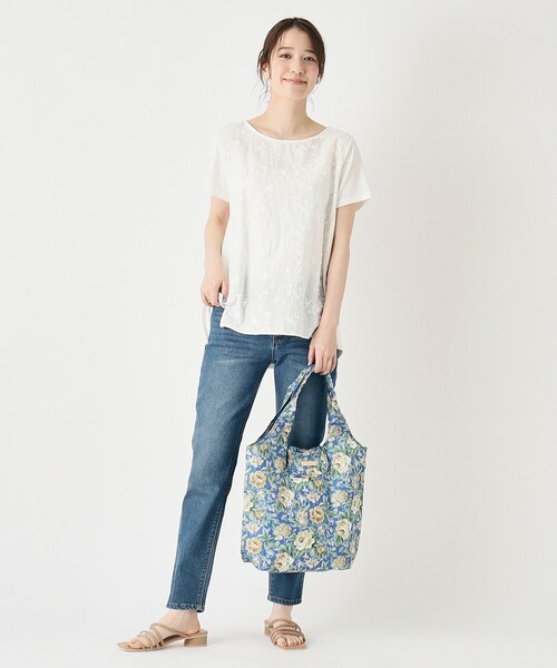 LAURA ASHLEY(ローラアシュレイ)の「【簡易保冷】ワイルド ローズ柄 マーケットトート(エコバッグ/サブバッグ・レディース・ブルー系/ベージュ系・00)」の10枚目の写真