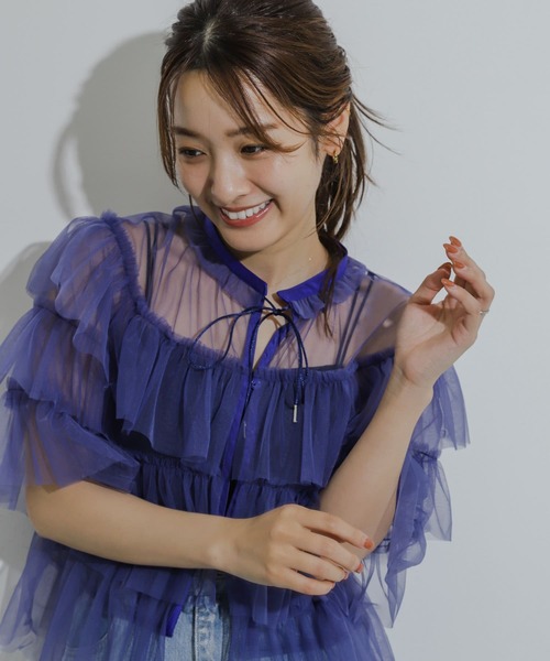 HEYUMM(ヘユム)の「チュールティアードブラウス(シャツ/ブラウス・レディース・ブルー/ブラック/アイボリー・ONE)」の6枚目の写真