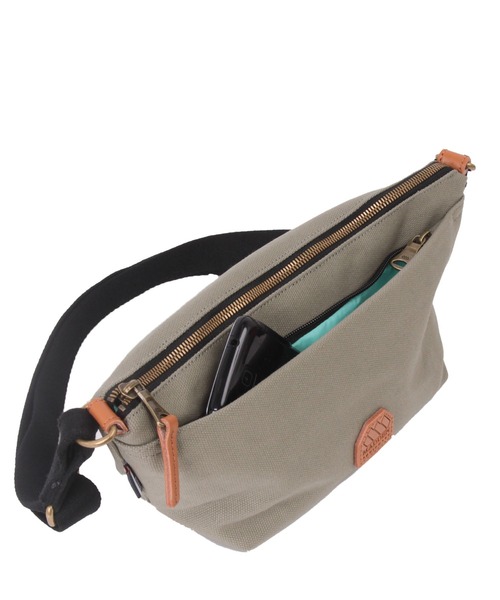 クロスボディバッグ（ボディバッグ/ウエストポーチ）｜MADDEN EQUIPMENT（メデン イクイップメント）