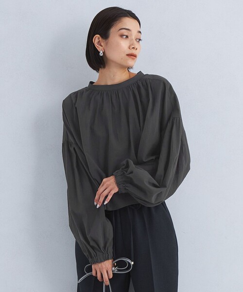 green label relaxing(グリーンレーベルリラクシング)の「2WAY クロップド ギャザー ブラウス(シャツ/ブラウス・レディース・ナチュラル/ライラック/ブラック・FREE)」の2枚目の写真