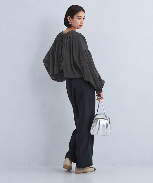 green label relaxing(グリーンレーベルリラクシング)の「2WAY クロップド ギャザー ブラウス(シャツ/ブラウス・レディース・ナチュラル/ライラック/ブラック・FREE)」の6枚目の写真