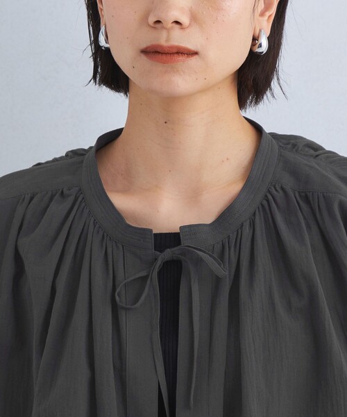 green label relaxing(グリーンレーベルリラクシング)の「2WAY クロップド ギャザー ブラウス(シャツ/ブラウス・レディース・ナチュラル/ライラック/ブラック・FREE)」の22枚目の写真