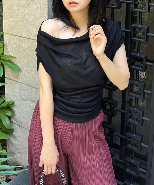 ROYAL PARTY（ロイヤルパーティー）の「アシンメトリードレープカットトップス（Tシャツ/カットソー・レディース・ブラック/マルチ/ピンク・FREE）」の11枚目の写真