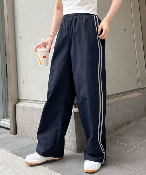 ABYS(アビス)の「サイドライン裾ドロストトラックパンツ(その他パンツ・レディース・ネイビー/ホワイト・FREE)」の5枚目の写真