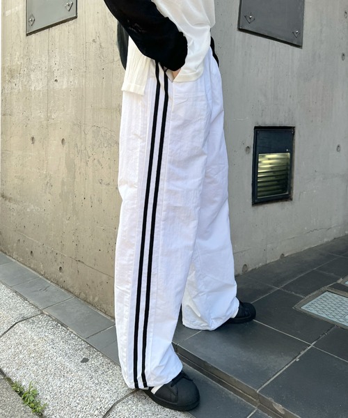 ABYS(アビス)の「サイドライン裾ドロストトラックパンツ(その他パンツ・レディース・ネイビー/ホワイト・FREE)」の15枚目の写真