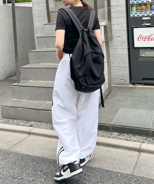 ABYS(アビス)の「サイドライン裾ドロストトラックパンツ(その他パンツ・レディース・ネイビー/ホワイト・FREE)」の22枚目の写真