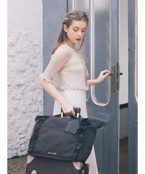 Maison de FLEUR（メゾンドフルール）の「フロントフリルキャリーオンバッグ（ボストンバッグ・レディース・ブラック/ピンク・FREE）」の5枚目の写真