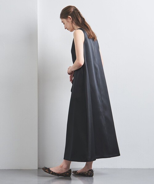 UNITED ARROWS（ユナイテッドアローズ）の「サテン Vネック ジャンパースカート（ワンピース・レディース・ブラック/ネイビー・36/38）」の3枚目の写真