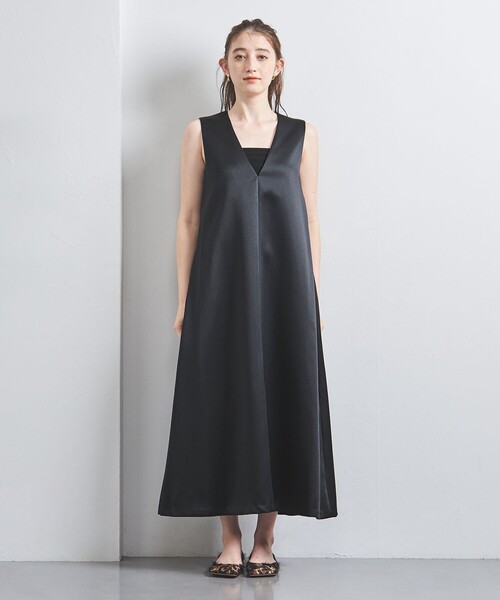 UNITED ARROWS（ユナイテッドアローズ）の「サテン Vネック ジャンパースカート（ワンピース・レディース・ブラック/ネイビー・36/38）」の7枚目の写真