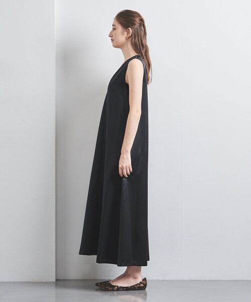 UNITED ARROWS（ユナイテッドアローズ）の「サテン Vネック ジャンパースカート（ワンピース・レディース・ブラック/ネイビー・36/38）」の8枚目の写真