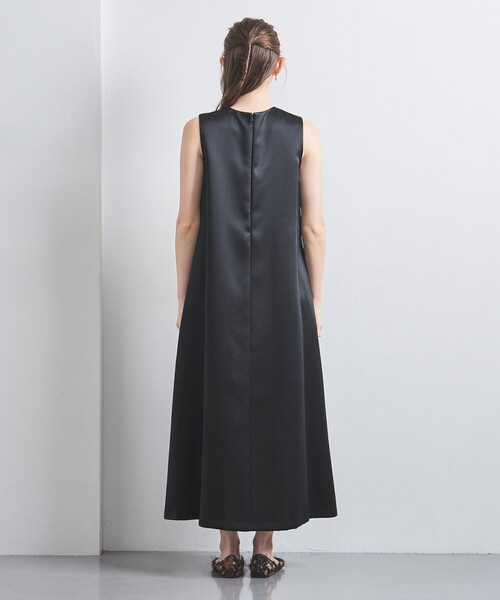 UNITED ARROWS（ユナイテッドアローズ）の「サテン Vネック ジャンパースカート（ワンピース・レディース・ブラック/ネイビー・36/38）」の9枚目の写真