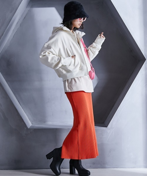 GEVS.（ジェイヴィス）の「【販売終了】裏起毛ショート丈ジップアップパーカー ＜大きいサイズ有＞GEVS.（パーカー・レディース・杢グレー/アイボリー・M/L/LL/3L/4L/5L）」の2枚目の写真