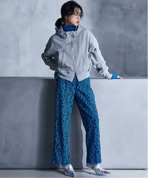 GEVS.（ジェイヴィス）の「【販売終了】裏起毛ショート丈ジップアップパーカー ＜大きいサイズ有＞GEVS.（パーカー・レディース・杢グレー/アイボリー・M/L/LL/3L/4L/5L）」の5枚目の写真